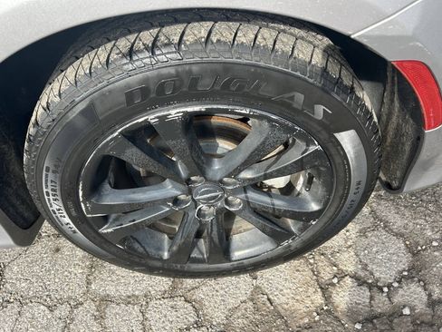 Used 2016 Chrysler 200 Limited FWD image 14