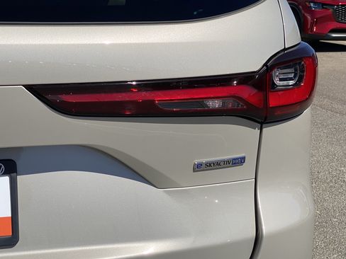 Used 2026 MAZDA CX-90 Plug-In Hybrid w/ Premium Plus AWD/4WD image 22