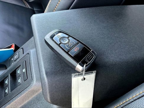 Used 2022 Ford Bronco Badlands image 38