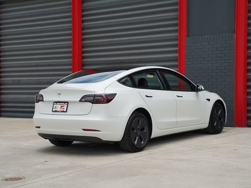 Used 2023 Tesla Model 3 Standard Range RWD image 9