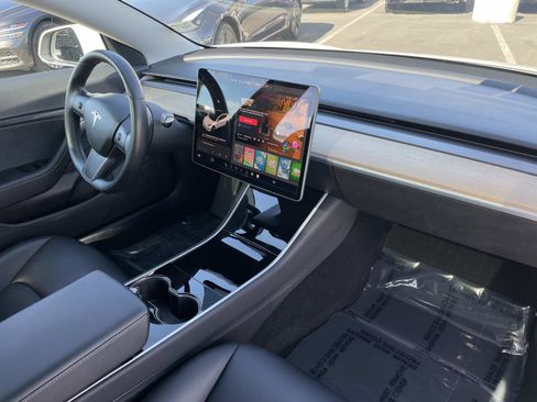 Used 2018 Tesla Model 3 Long Range image 29