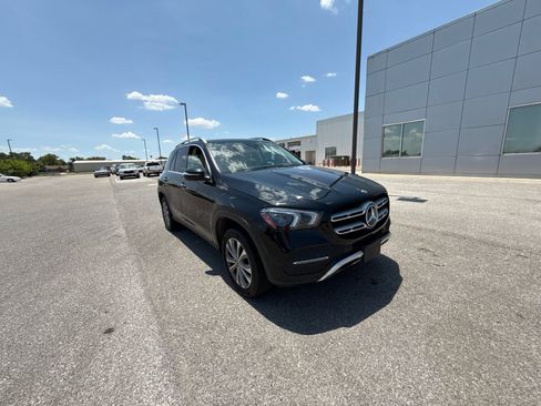 Used 2020 Mercedes-Benz GLE 350 4MATIC w/ Premium Package image 3