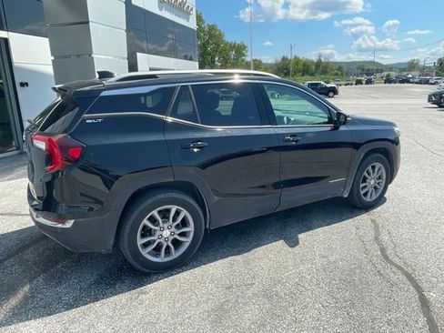 Used 2023 GMC Terrain SLT AWD/4WD image 4