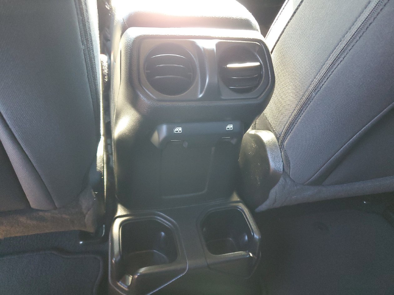 Used 2022 Jeep Wrangler Unlimited Sport AWD/4WD image 15