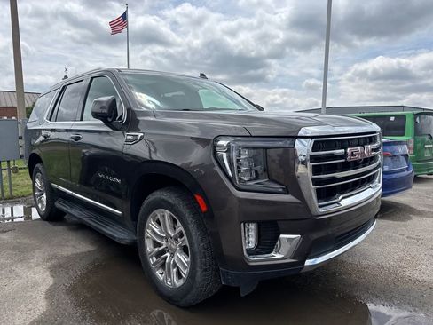 Used 2021 GMC Yukon SLT w/ SLT Premium Package AWD/4WD image 3