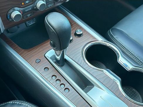 Used 2020 Nissan Pathfinder Platinum image 31