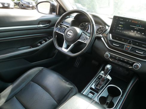 Certified 2023 Nissan Altima 2.5 SR w/ SR Premium Package AWD/4WD image 9