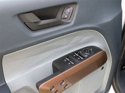 Used 2024 Ford Maverick Lariat image 11