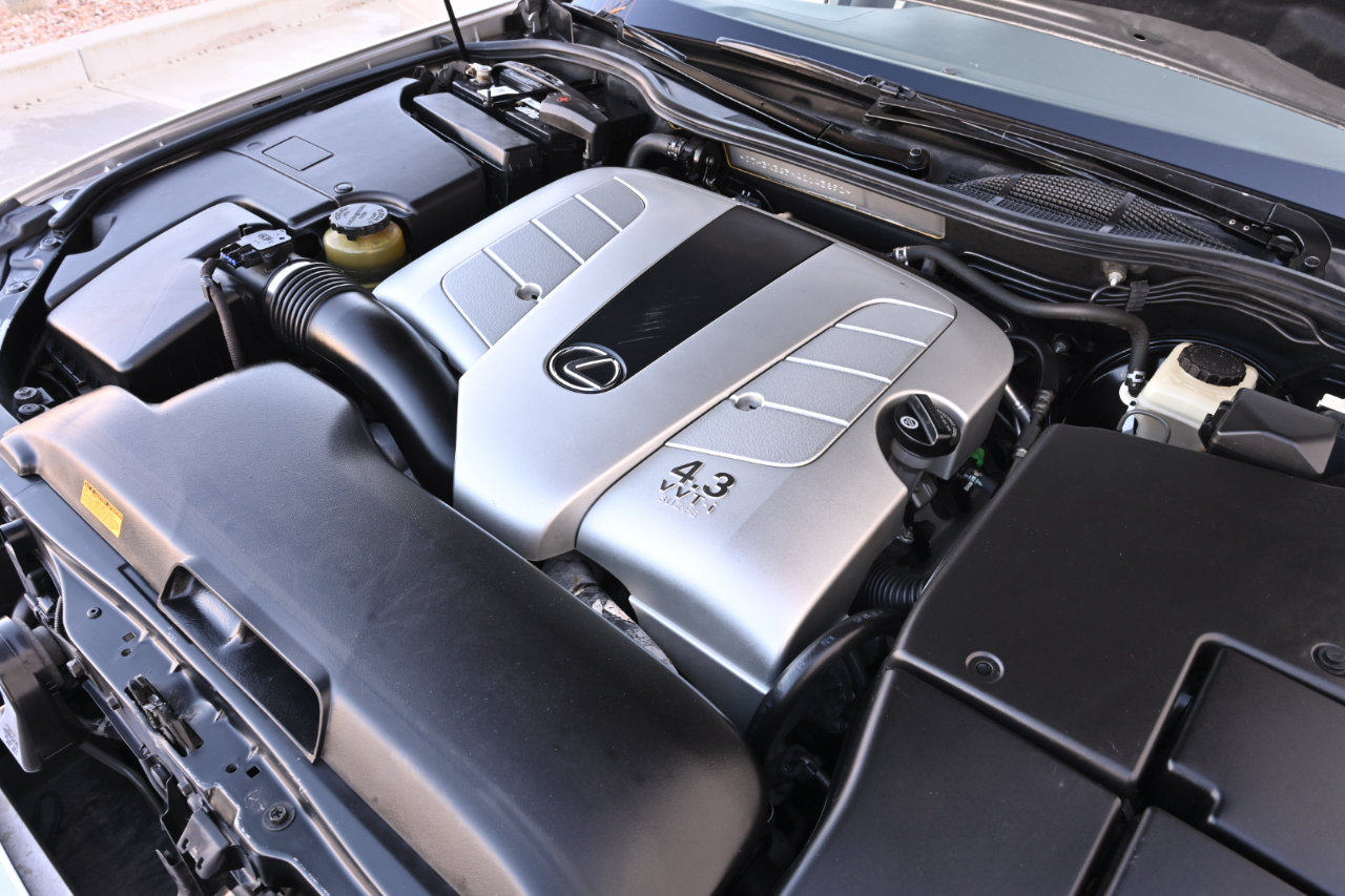 Used 2004 Lexus LS 430 w/ Modern Luxury Pkg RWD image 40