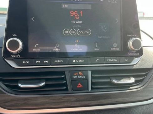 Used 2025 Nissan Altima 2.5 SV FWD image 35