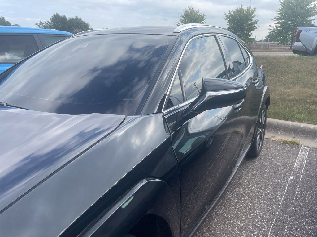 Used 2024 Lexus UX 250h AWD w/ Premium Package image 11
