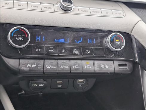 Used 2023 Hyundai Elantra Limited image 15