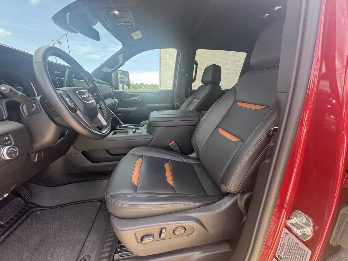 Used 2026 GMC Sierra 2500 AT4 AWD/4WD image 7