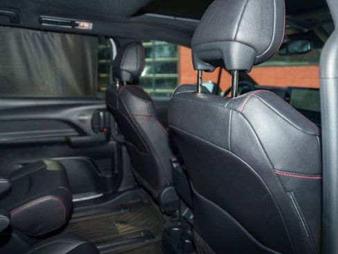 Used 2025 Toyota Sienna XSE w/ XSE Plus Package image 23