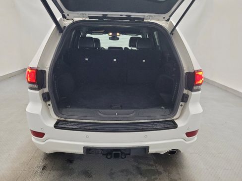 Used 2017 Jeep Grand Cherokee Altitude image 29