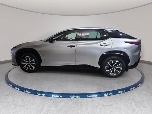 Certified 2025 Lexus RZ 450e w/ Accessory Package (2T) AWD/4WD image 9
