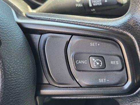 Used 2018 Jeep Wrangler Unlimited Sport AWD/4WD image 24