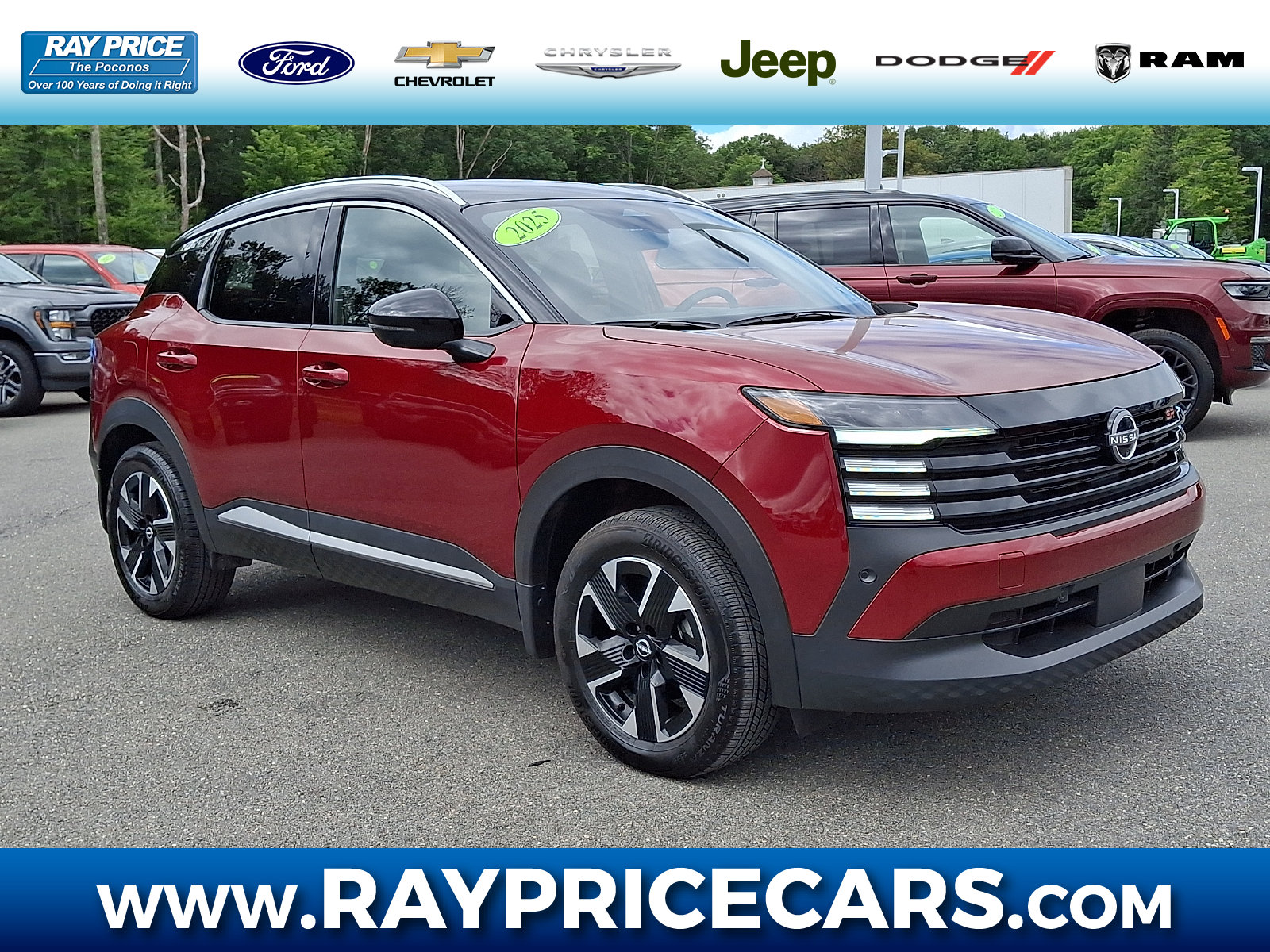 Used 2025 Nissan Kicks SR AWD/4WD image 1