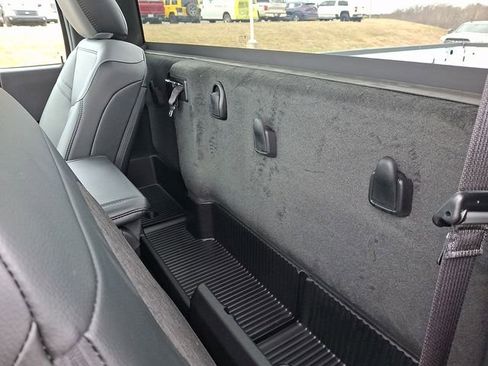 Used 2024 RAM 2500 Tradesman w/ Chrome Appearance Group image 10