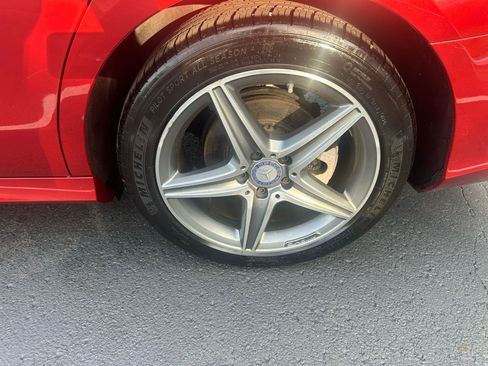 Used 2017 Mercedes-Benz E 300 4MATIC image 35