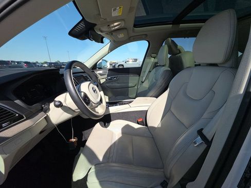 Used 2024 Volvo XC90 B6 Ultimate w/ Protection Package Premier AWD/4WD image 2