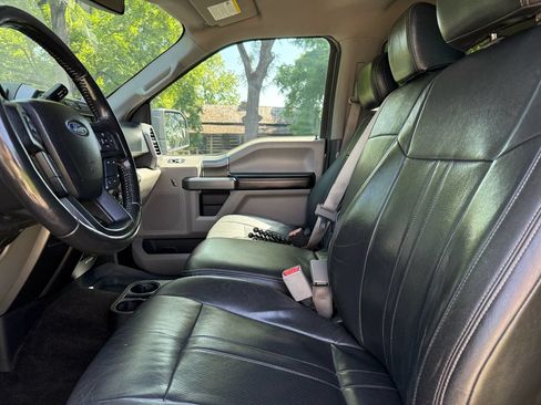 Used 2017 Ford F150 XLT w/ Equipment Group 302A Luxury AWD/4WD image 18