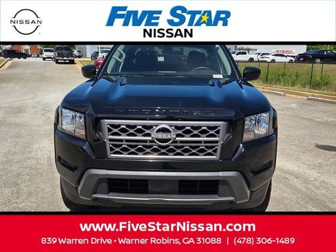 Used 2024 Nissan Frontier SV RWD image 2