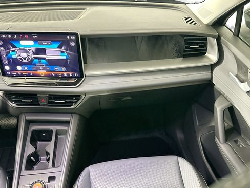 New 2026 Volkswagen Tiguan SE image 22