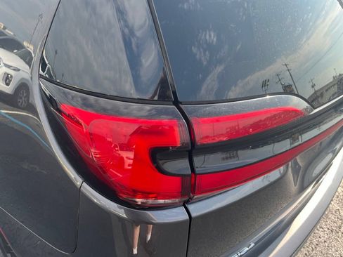 Used 2023 Chrysler Pacifica Limited FWD image 20