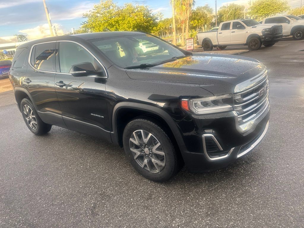 Used 2023 GMC Acadia SLE FWD image 3