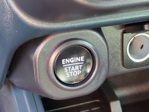 Used 2025 Ford Maverick Lobo AWD/4WD image 23