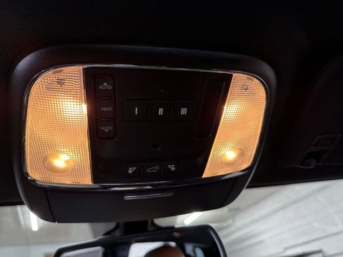 Used 2015 Jeep Grand Cherokee Altitude image 25