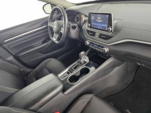 Used 2020 Nissan Altima 2.5 SV image 11