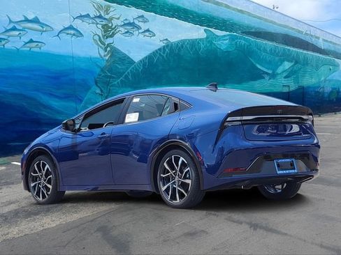 New 2026 Toyota Prius Plug-In Hybrid FWD image 2