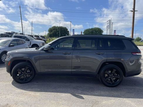 Used 2021 Jeep Grand Cherokee L Laredo image 6