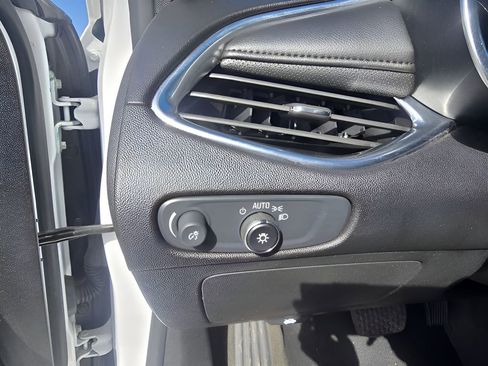 Used 2024 Chevrolet Malibu LT image 18