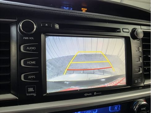 Used 2015 Toyota Highlander Limited Platinum image 21
