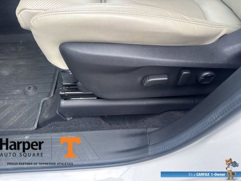 Used 2024 Subaru Ascent Limited w/ Technology Package AWD/4WD image 18