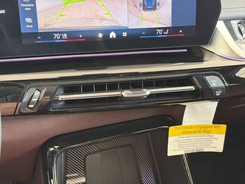 Used 2025 BMW X1 xDrive28i w/ Technology Package image 20