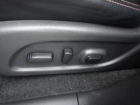 Used 2019 Nissan Pathfinder SL image 12