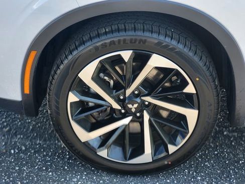 Used 2024 Mitsubishi Outlander SE image 9