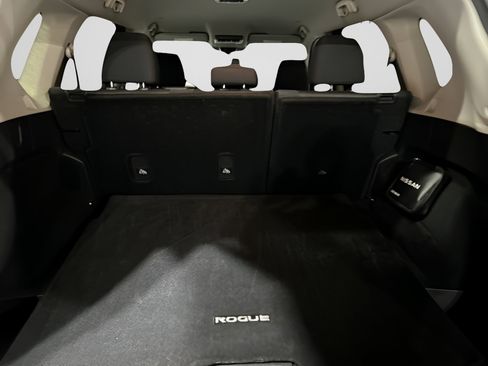 Used 2024 Nissan Rogue SV image 13