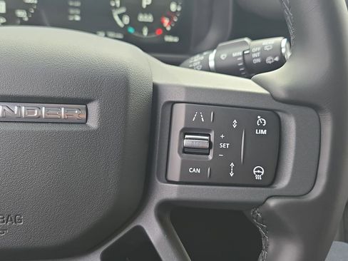 New 2026 Land Rover Defender 110 X-Dynamic SE image 18