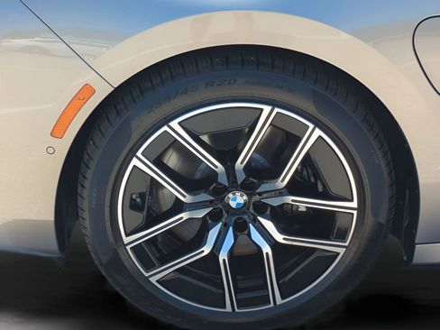 New 2026 BMW 750e xDrive image 11