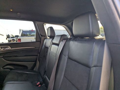 Used 2022 Jeep Grand Cherokee Laredo X image 17