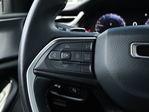 Used 2023 Jeep Grand Cherokee Laredo RWD image 13
