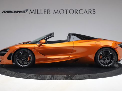 Used 2020 McLaren 720S Spider image 3
