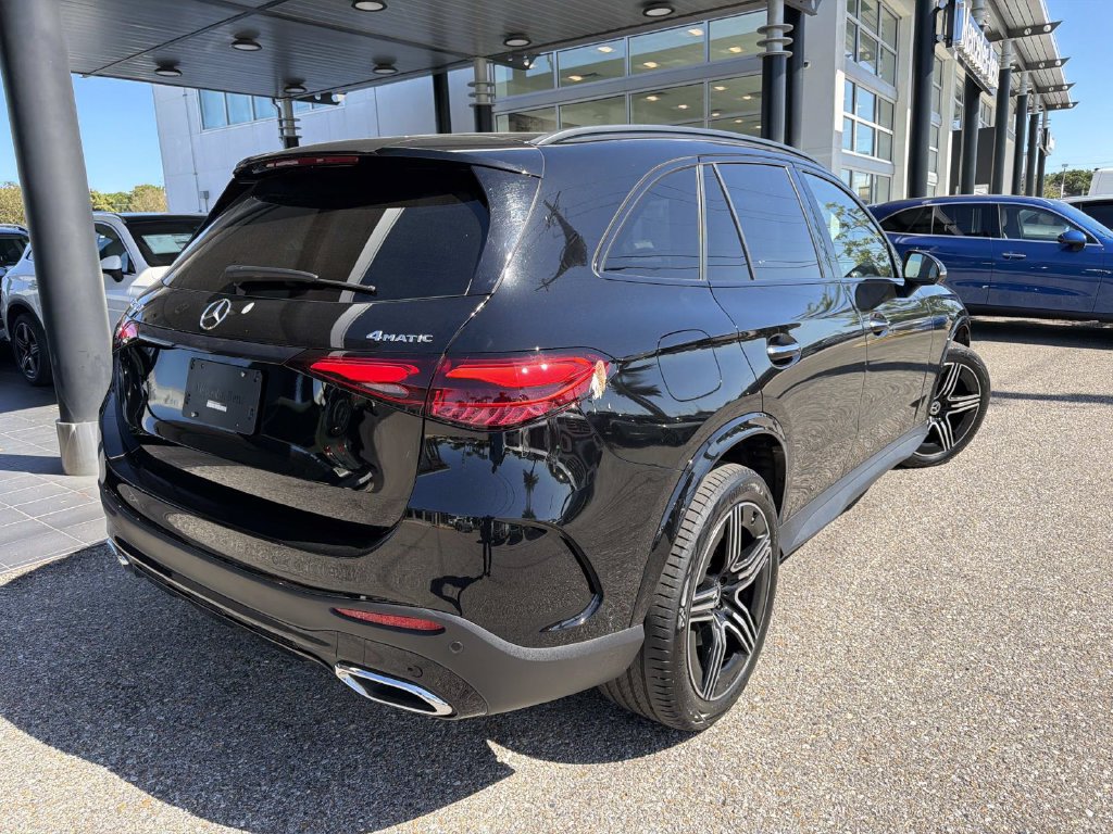 Used 2026 Mercedes-Benz GLC 300 4MATIC image 7