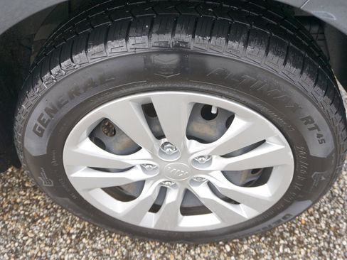 Used 2020 Kia Soul LX image 9