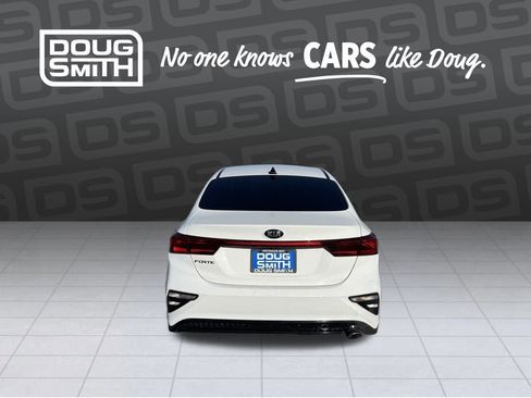 Certified 2019 Kia Forte LXS image 4